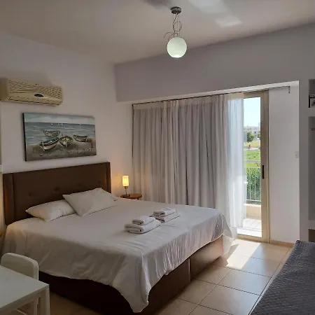 国王假日公寓酒店 * Paphos