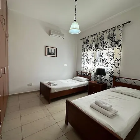 King's Holiday * Paphos