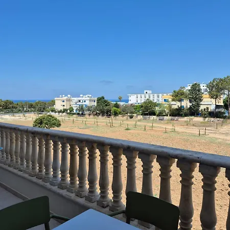 Апартаменты King's Holiday Пафос