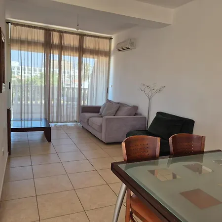 King's Holiday Пафос