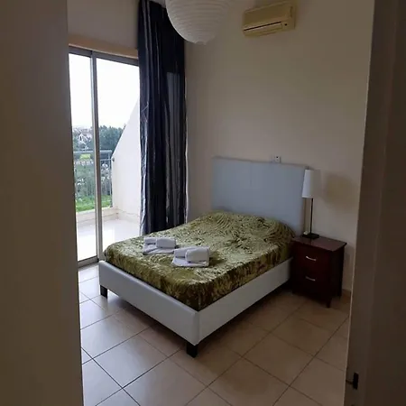 King's Holiday Пафос