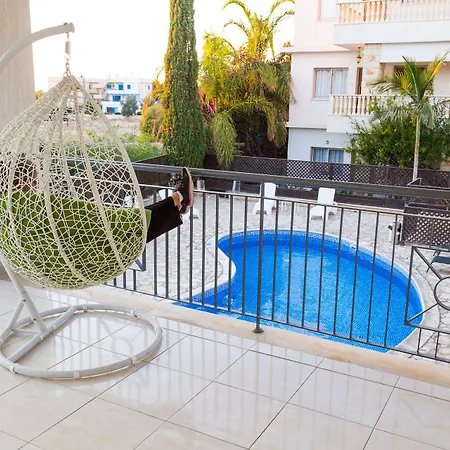 Апартаменты King's Holiday *