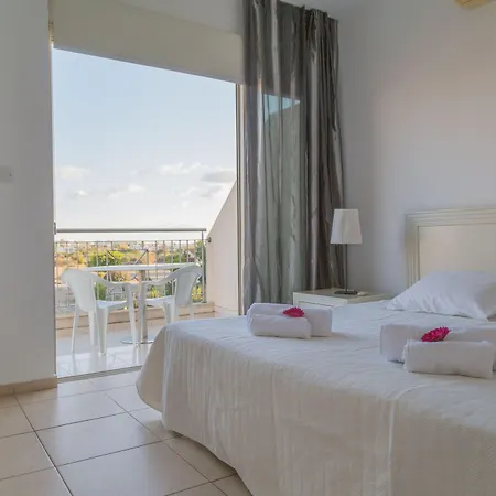 Апартаменты King's Holiday *