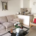 King's Holiday Apartment *